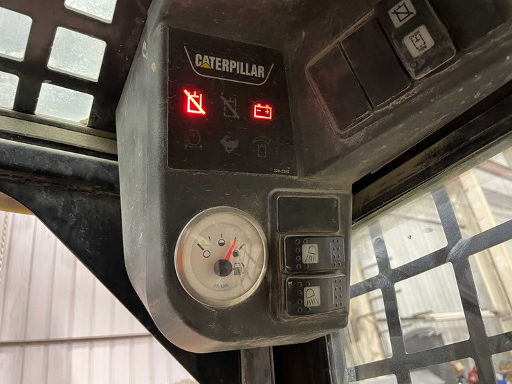 2012-caterpillar-226b3-image-57