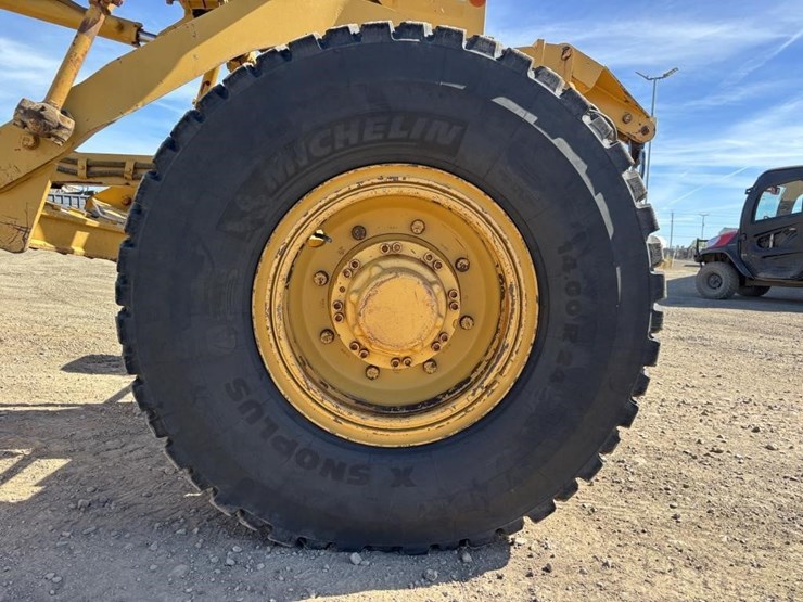 2006-caterpillar-143h-image-29