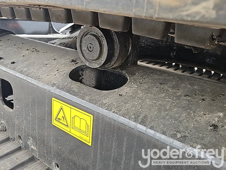 2011-hitachi-zx50u-3f-image-25