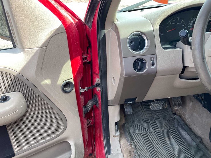 #5675-•-2006-f150-4x4-extended-cab-long-box-(has-wi-title)-image-57