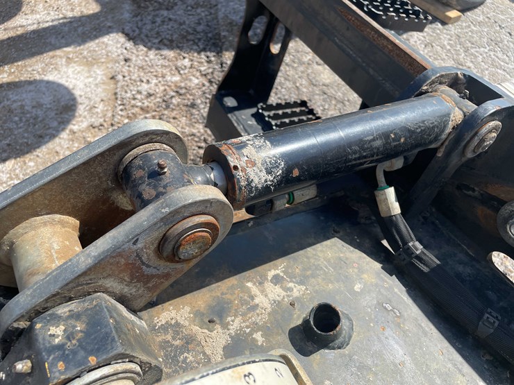 #5683-•-2019-cold-planer-cat-pc305b-image-12