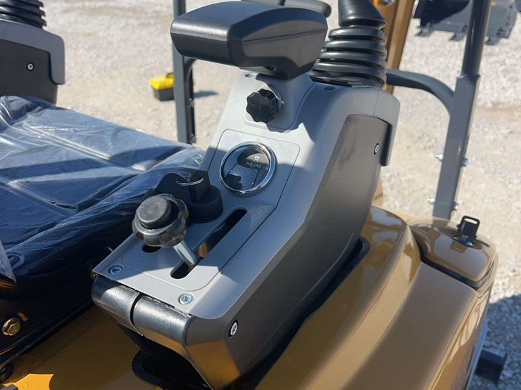 sdlanch-sdle20-mini-excavator-image-13