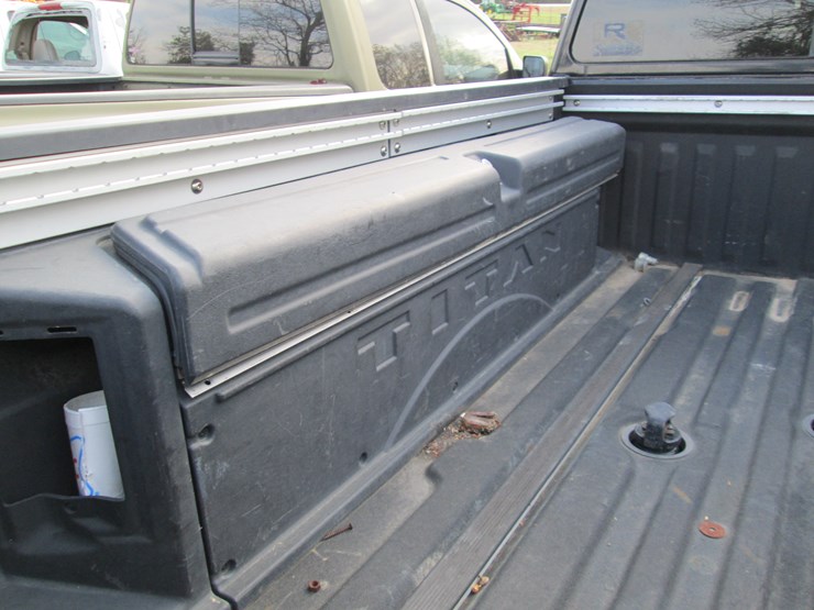 2016-nissan-titan-image-11