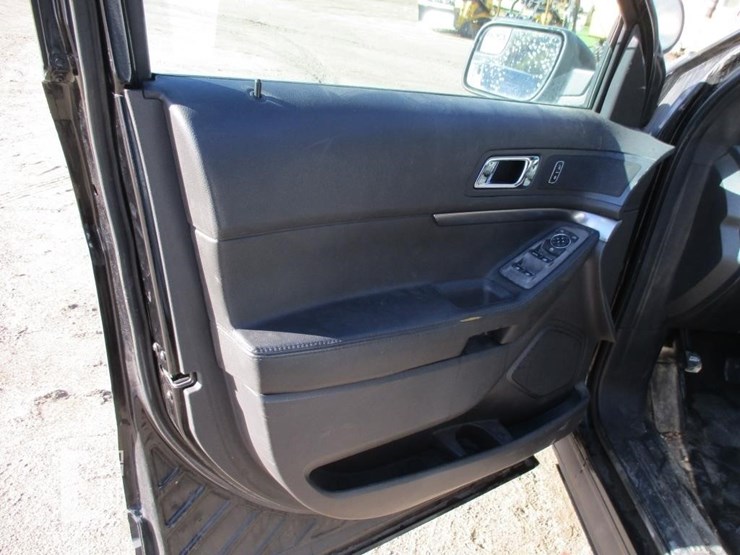 2014-ford-explorer-image-13