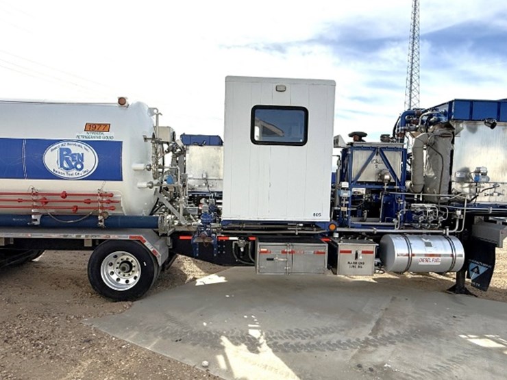 2013-cs&p-180k-scfh-10k-wp-nitrogen-pumper-mtd-on-2013-loadcraft-t/a-trailer-image-1