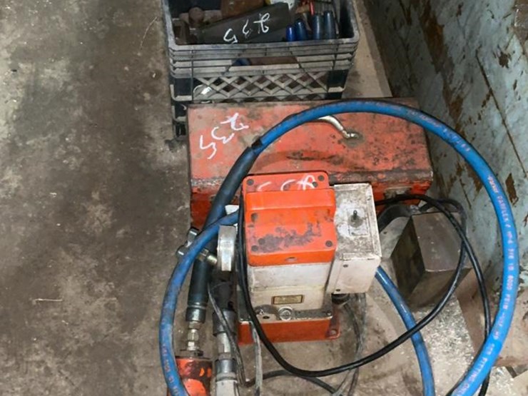 #235-•-hydraulic-pump,-tools,-and-parts-image-2