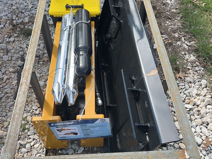 agrotk-skid-steer-hydraulic-hammer-image-2