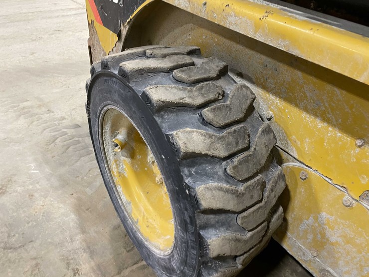 2012-caterpillar-226b3-image-25