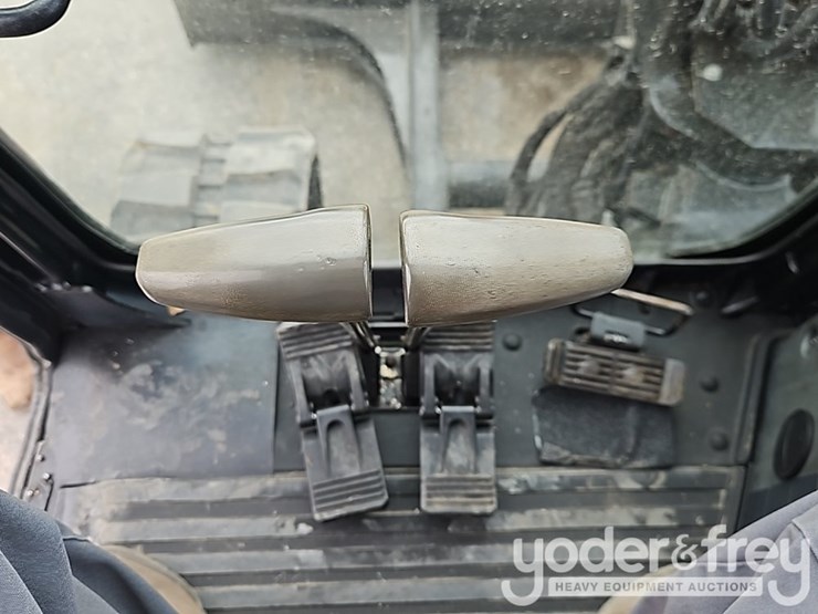 2011-hitachi-zx50u-3f-image-37