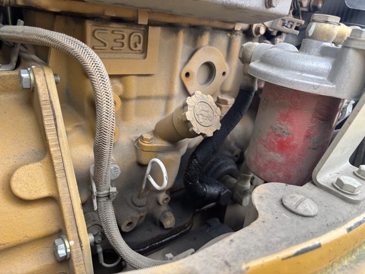 2010-caterpillar-303-image-54