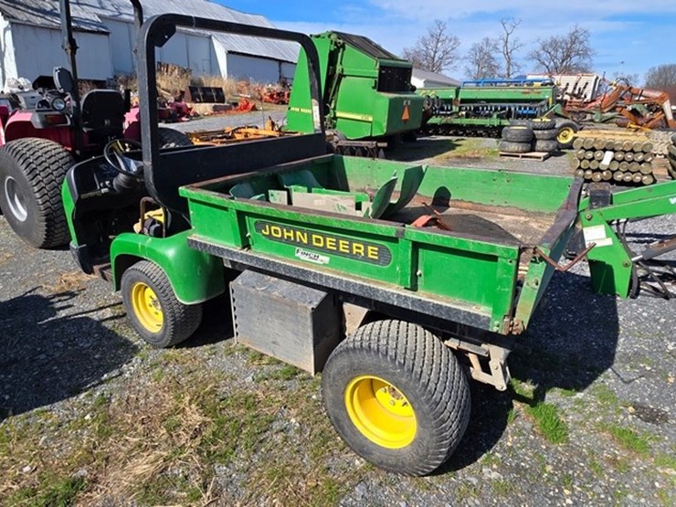 2020-john-deere-gator-image-4