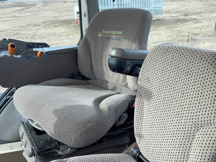 2013-john-deere-9560r-image-24