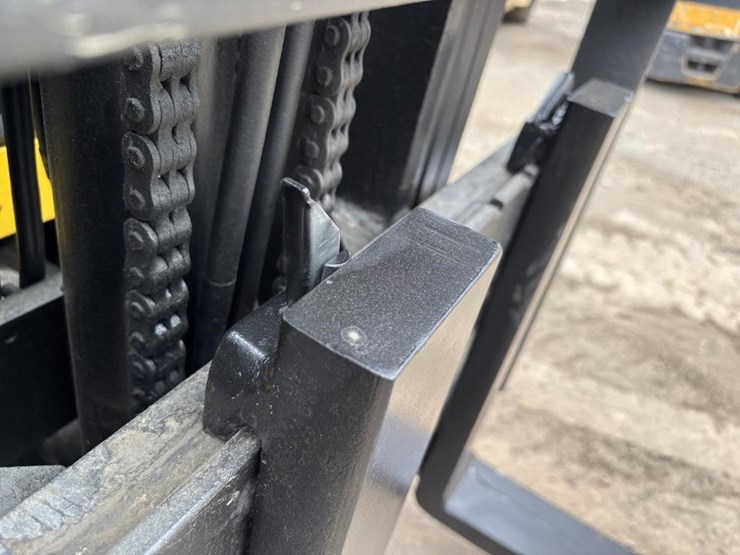 2006-komatsu-fg25sht-16-image-12