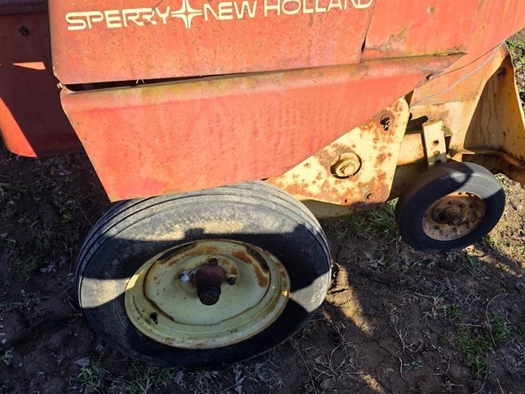 new-holland-310-image-9