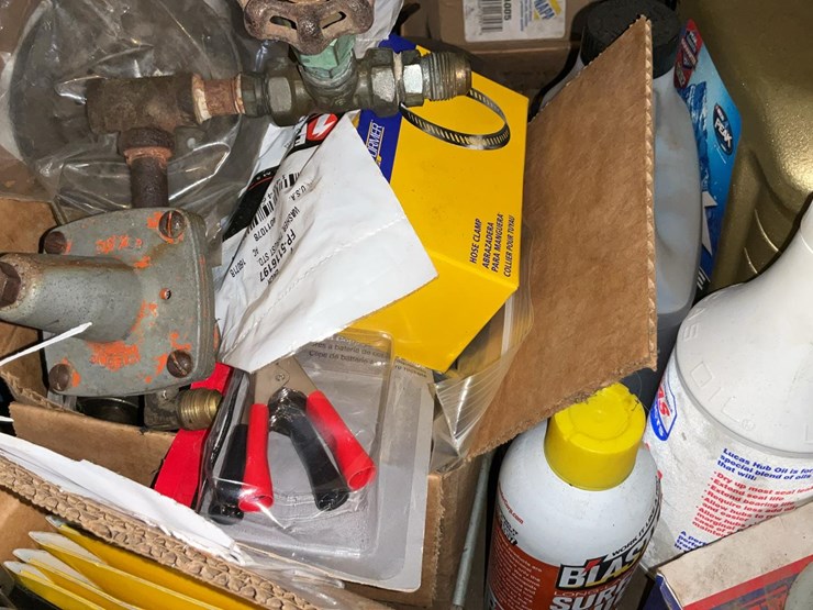 #266-•-tool-chest,-oils,-torches-and-parts-image-9