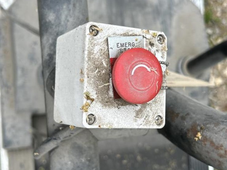 #90-•-full-vision-commercial-treadmill-image-3