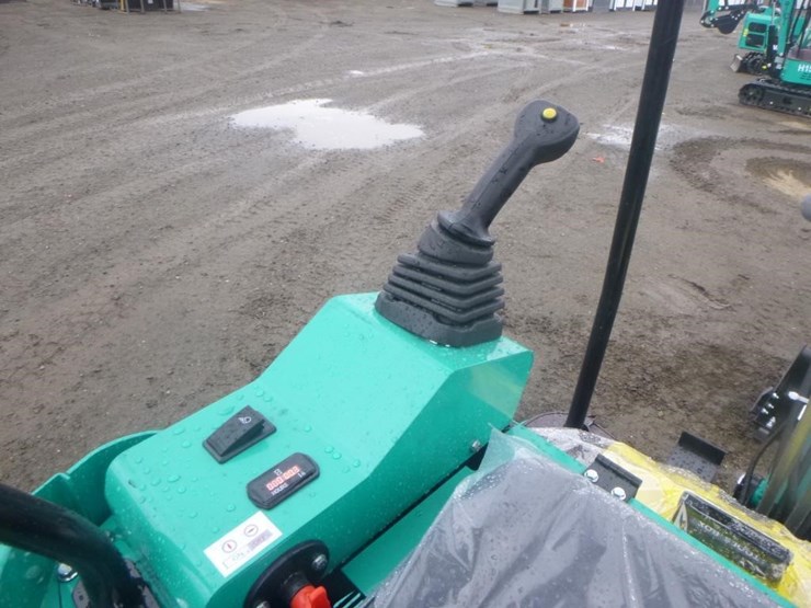 2025-agt-h15r-hydraulic-excavator-image-21