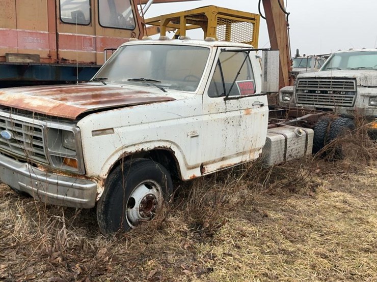 1984-ford-f350-image-1