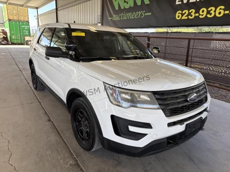 2017-ford-explorer-image-2