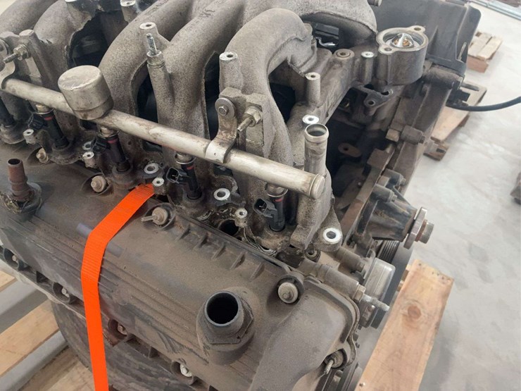 6.8-liter-v10-engine-assembly-for-core-use-image-5