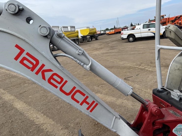 takeuchi-tb216-image-18