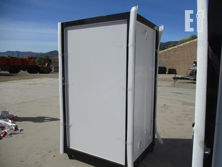 51"x43"x89"-single-stall-restroom-image-4