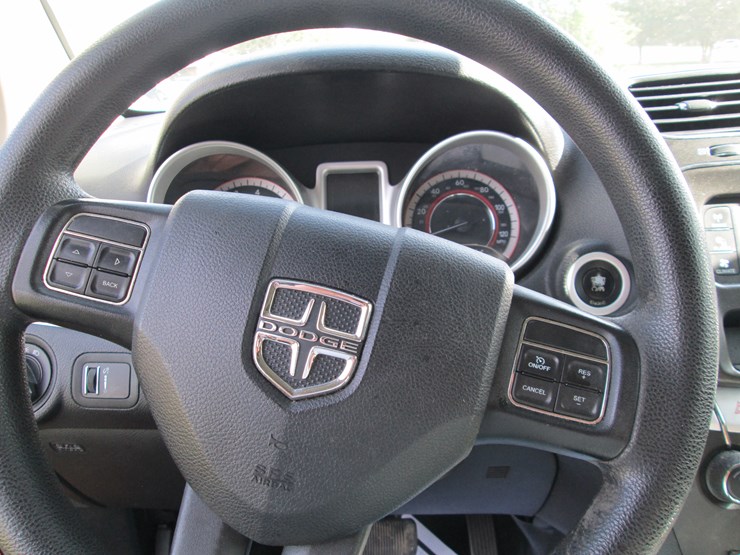 2014-dodge-journey-sxt-image-30