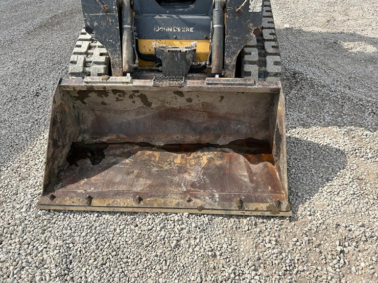 2019-deere-317g-image-9