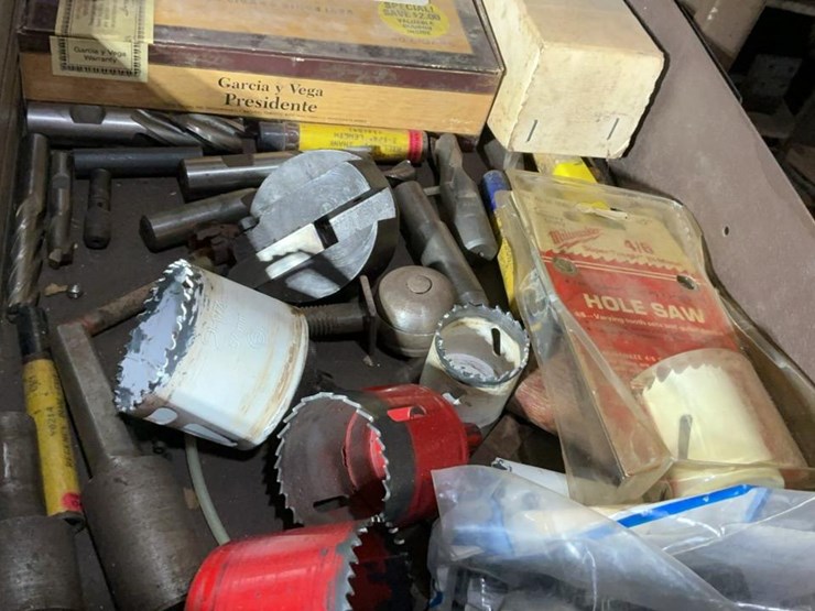 #228-•-tool-chest-and-contents-image-33