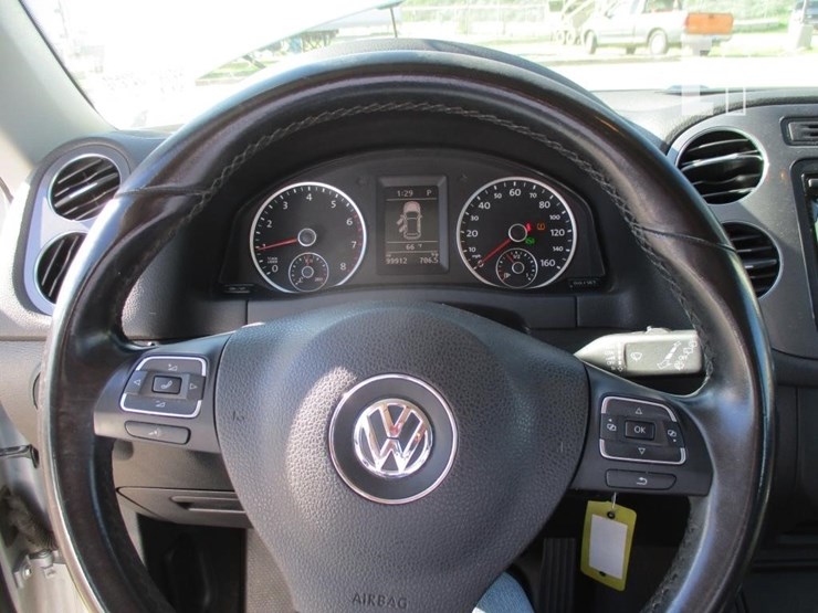 2013-volkswagen-tiguan-image-11