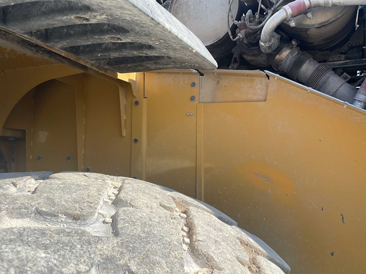 caterpillar-982m-image-36