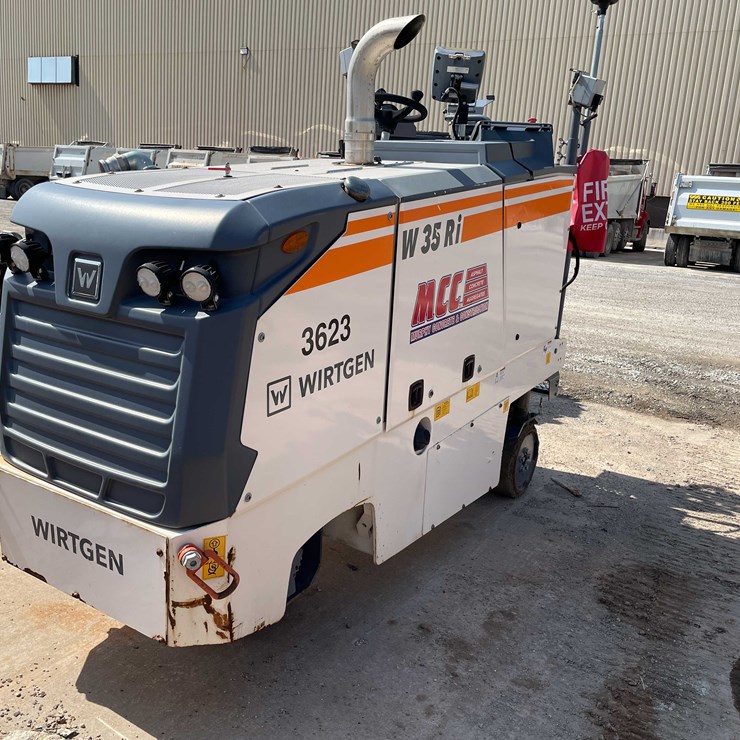 #5690 • 2017 Wirtgen W35Ri Milling Machine