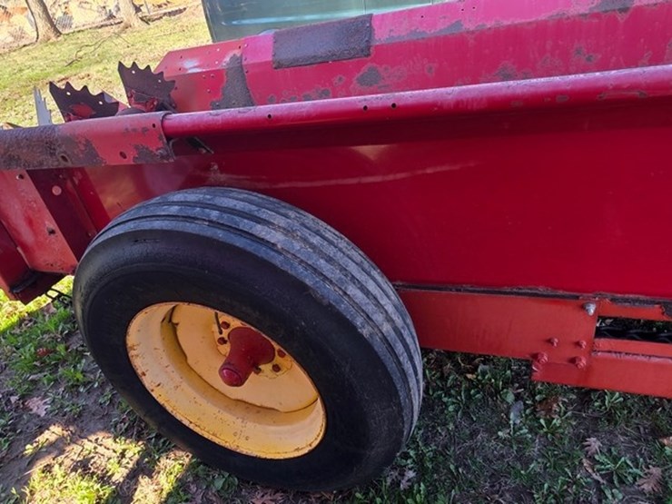 new-holland-155-image-9