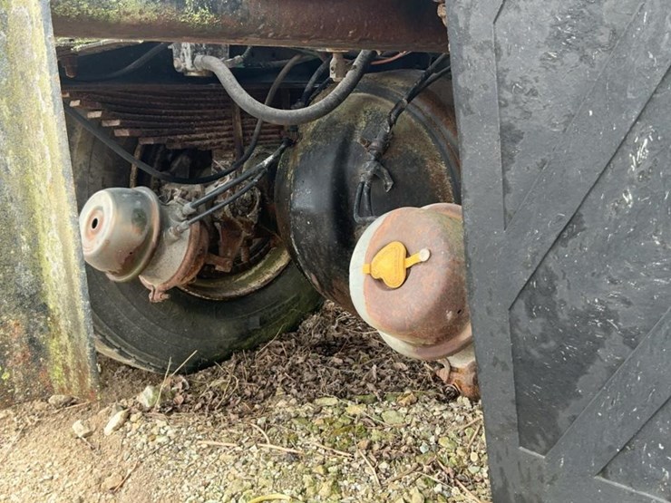 1984-gmc-9500-image-48