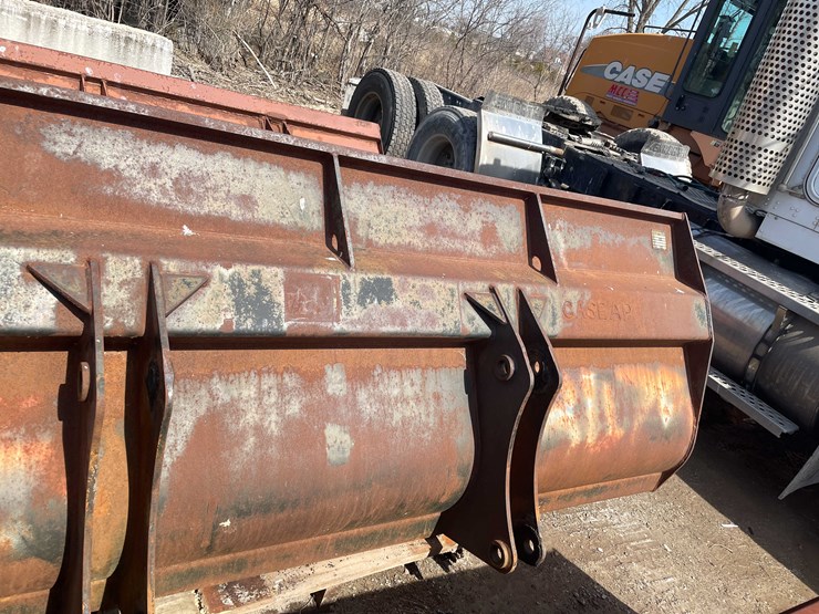 #5686-•-pin-on-bucket-image-10