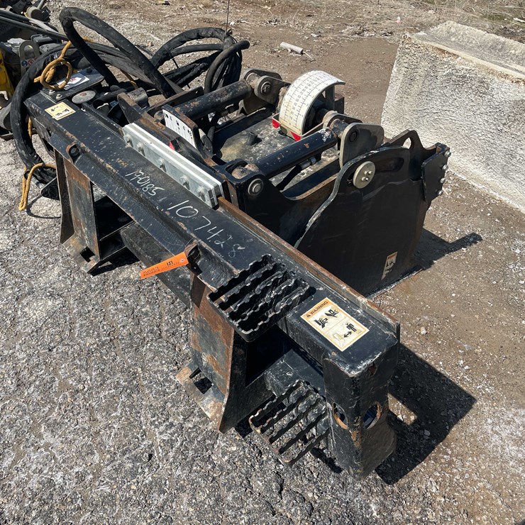 #5683 • 2019 Cold Planer CAT PC305B