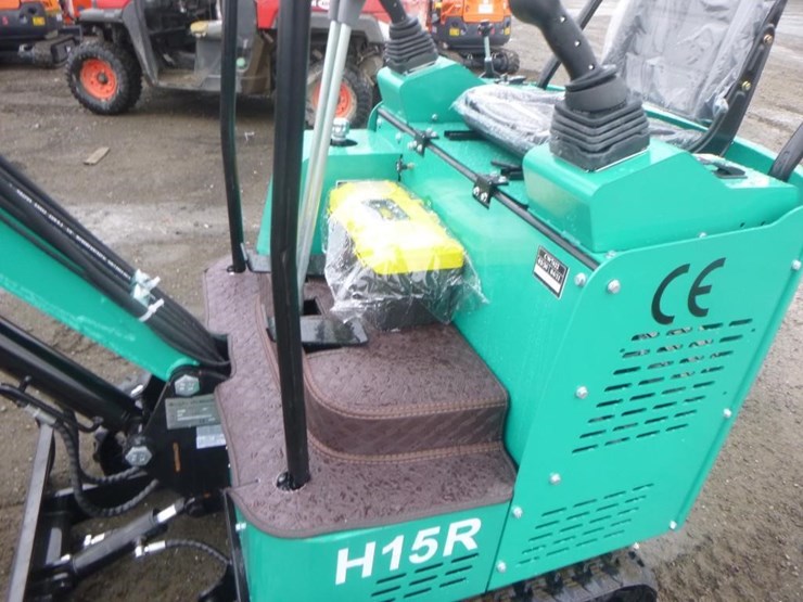 2026-agt-h15r-hydraulic-excavator-image-20