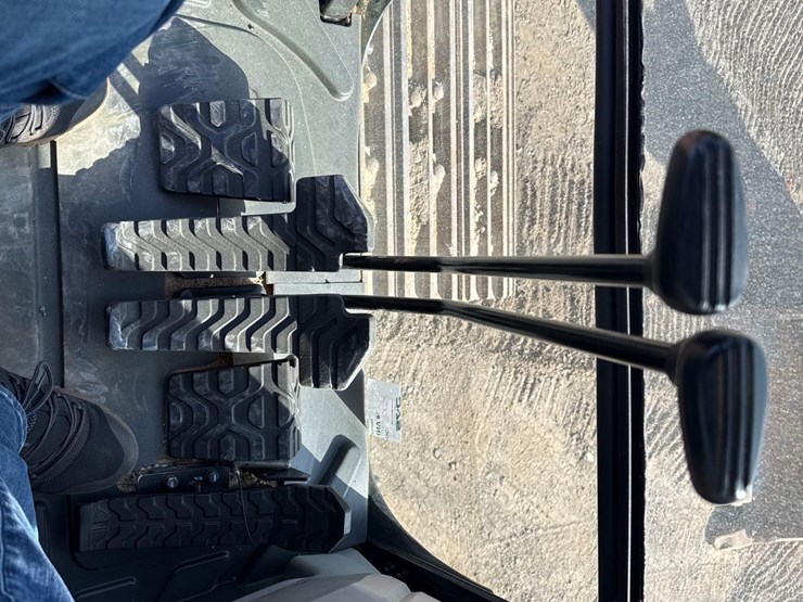 2018-caterpillar-336fl-image-32