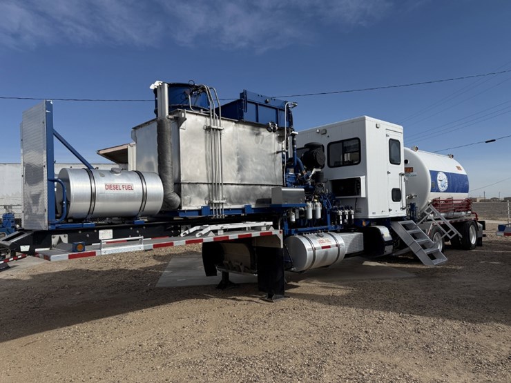 2013-cs&p-180k-scfh-10k-wp-nitrogen-pumper-mtd-on-2013-loadcraft-t/a-trailer-image-3