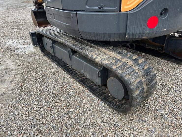 2019-case-cx60c-image-15