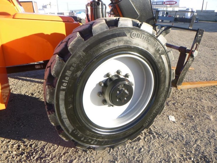 2018-jlg-8042-image-30