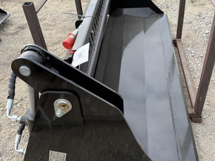 #157-•-skid-steer-72"-4-in-1-bucket-image-2