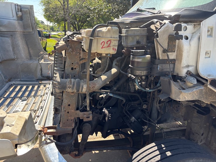 #300-•-2006-gmc-c6500-forestry-chip-truck-image-24