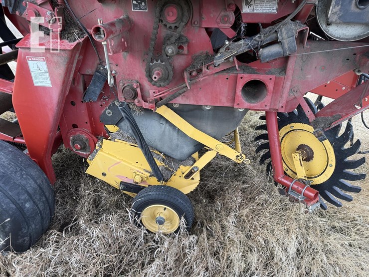 new-holland-br7090-image-4