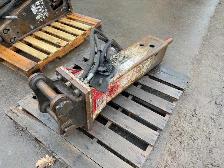 chicago-pneumatic-rx6-hydraulic-breaker-hammer-image-3