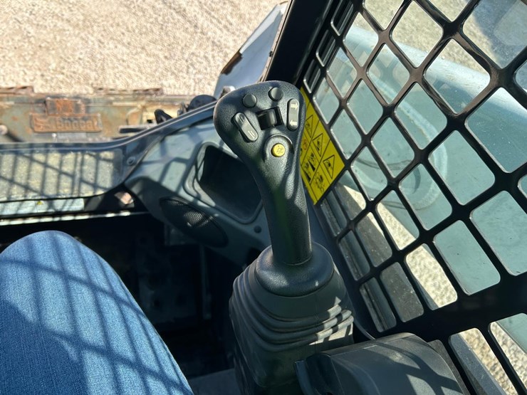 2023-bobcat-t595-image-20