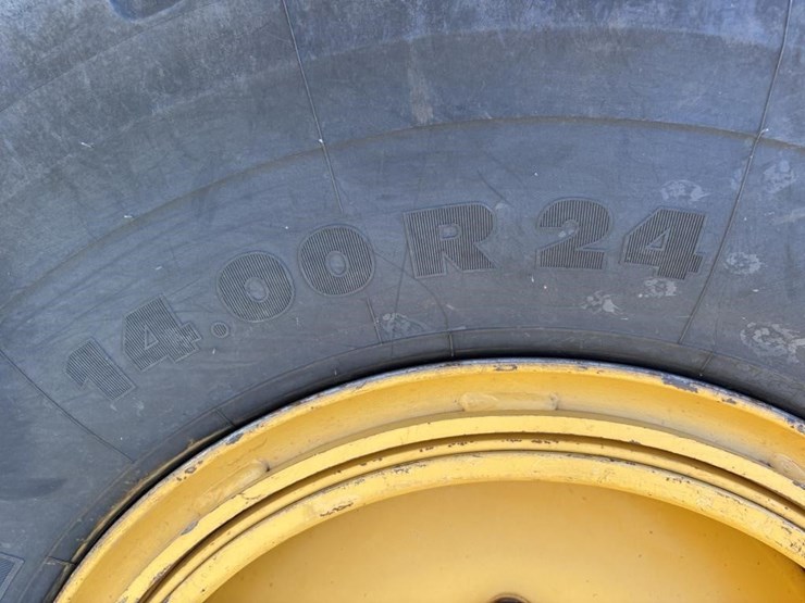 2006-caterpillar-143h-image-31