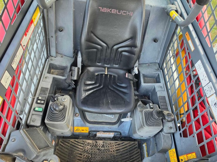 2022-takeuchi-tl8r2-image-10