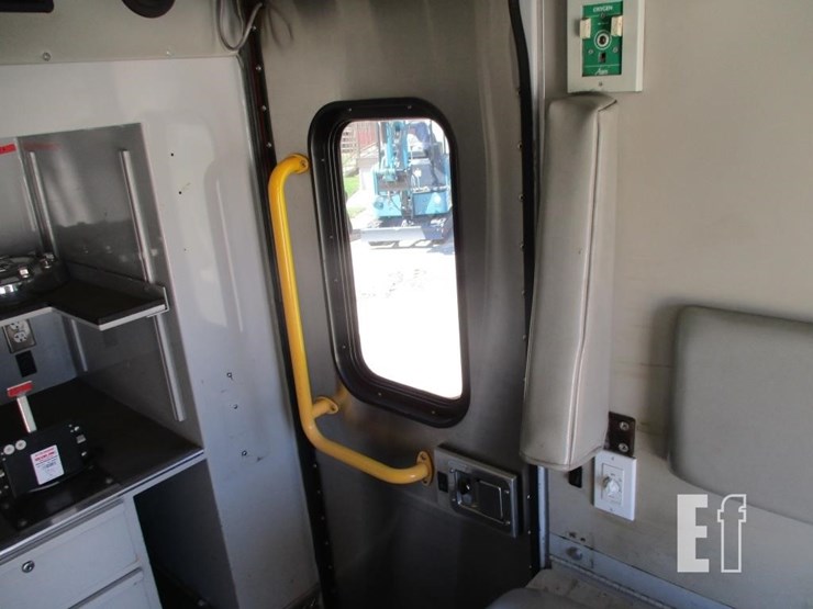 2011-dodge-3500-image-15