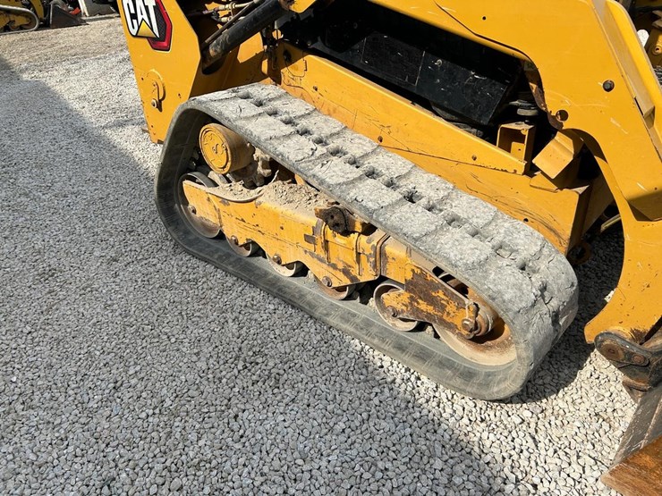 2020-caterpillar-259d3-image-12